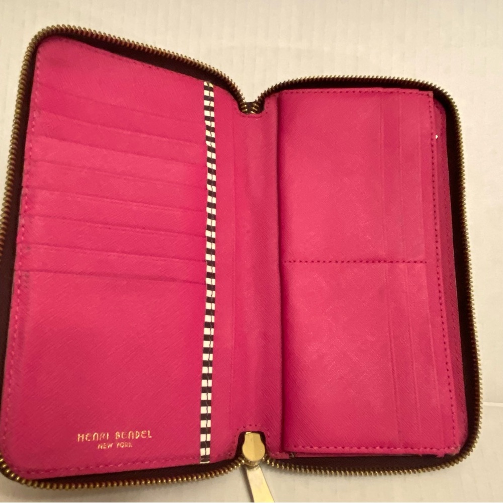 Henri Bendel New York Brown and Pink Zip Around Wallet with Sleek Design. - Picture 6 of 9